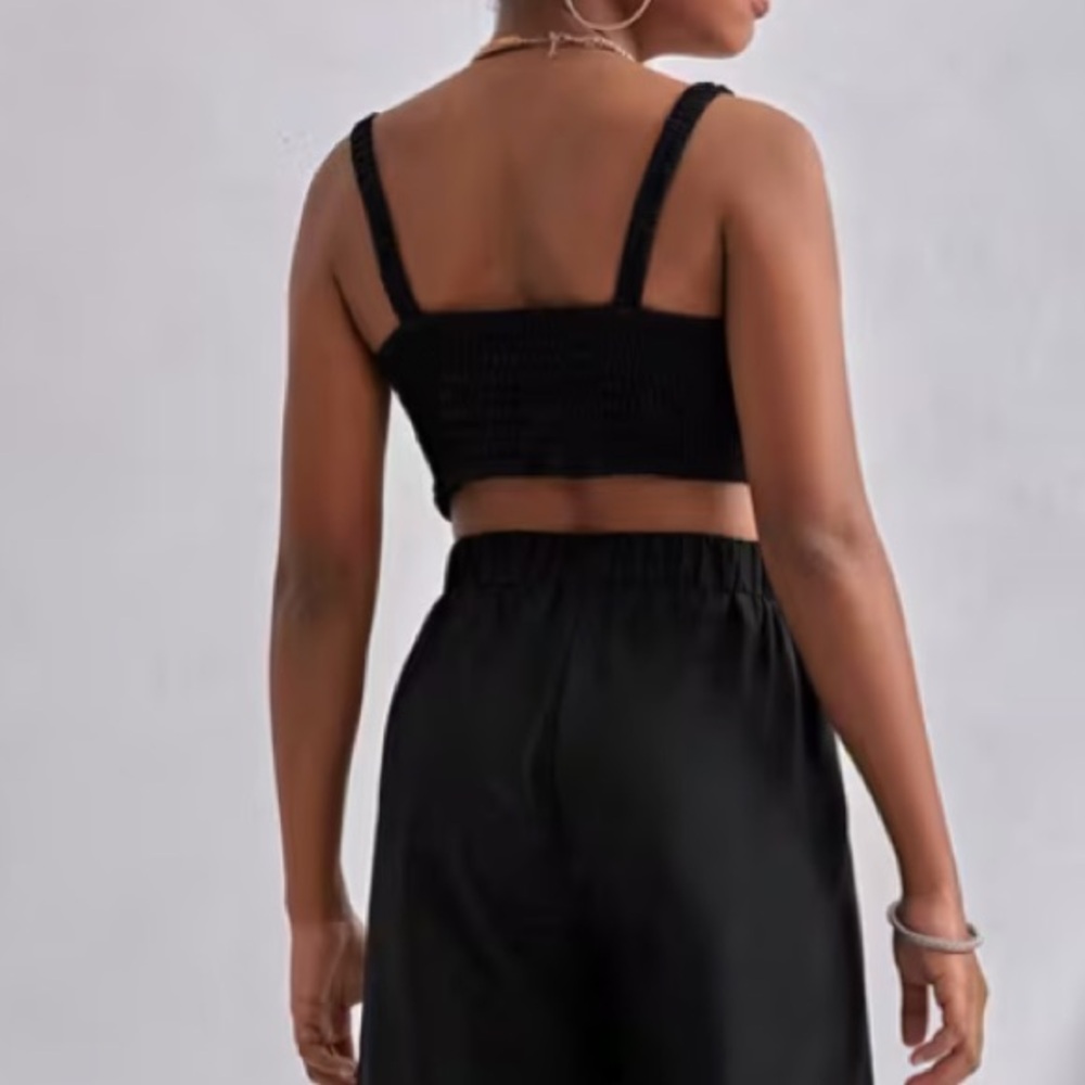 Open back Jumpsuit - Picture 2 of 9